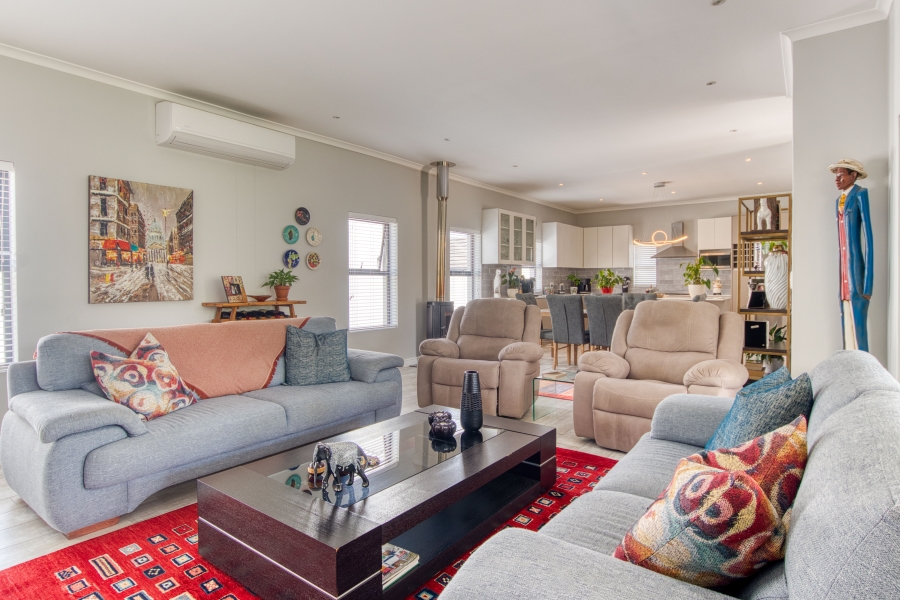 3 Bedroom Property for Sale in Kelderhof Country Village Western Cape